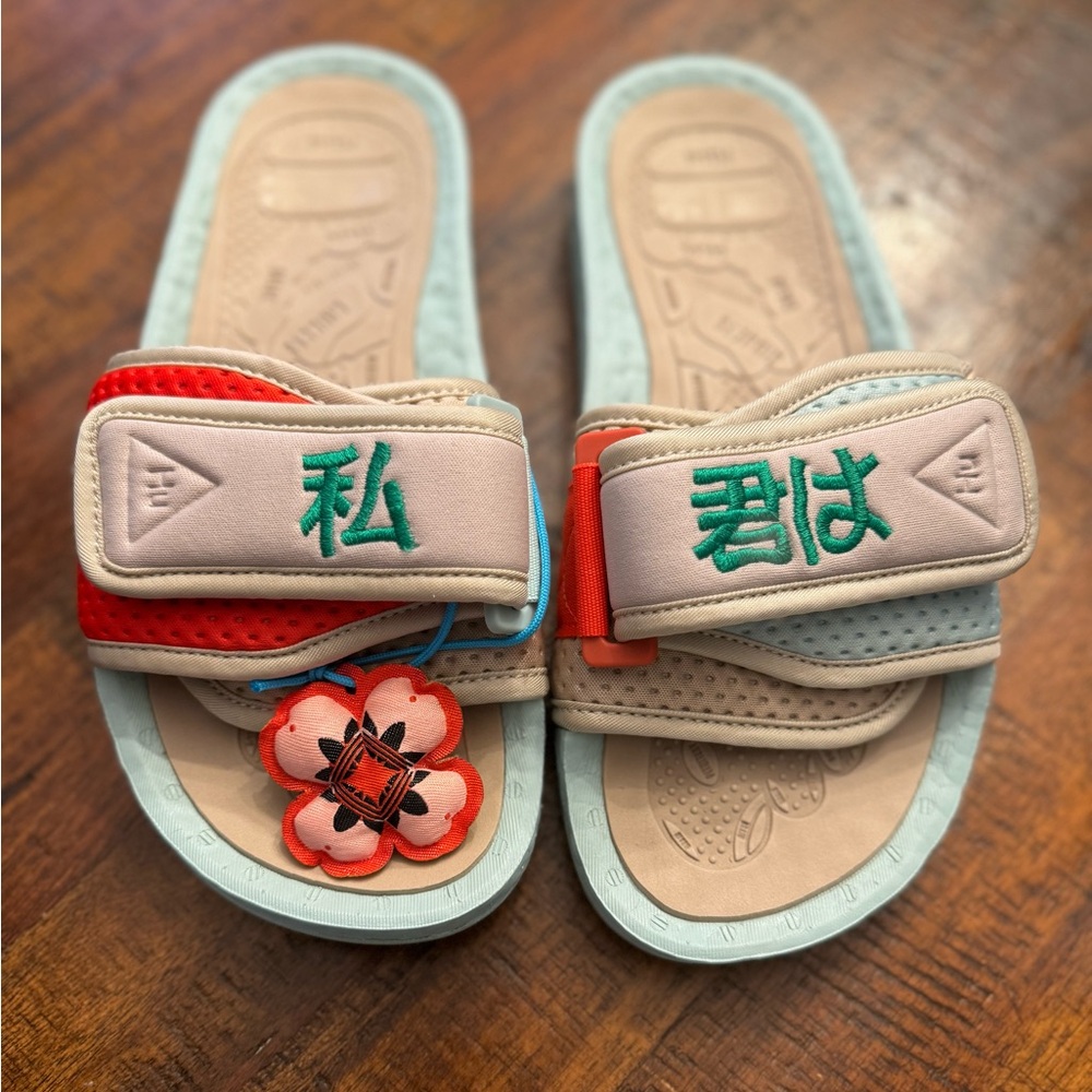 Adidas CHANCLETAS HU SLIDES, Men’s size 5/womens 6.5, new